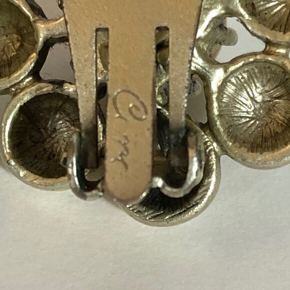 Vintage Coro Earrings, Gold Tone Orbit Clip On Round Flowers Matte Shiny - Picture 4 of 9